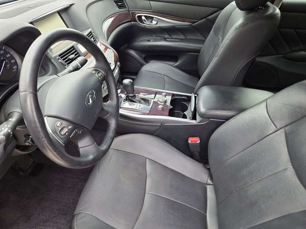 Used 2017 INFINITI Q70 L 3.7 image 17