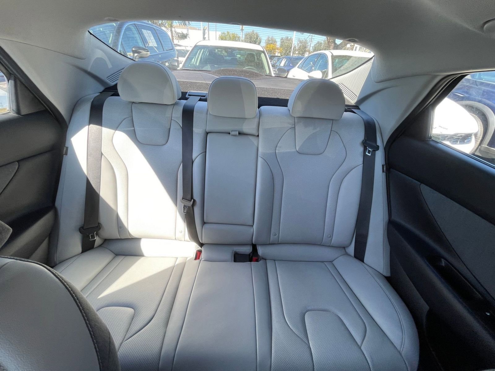 Used 2025 Hyundai Elantra Limited image 41