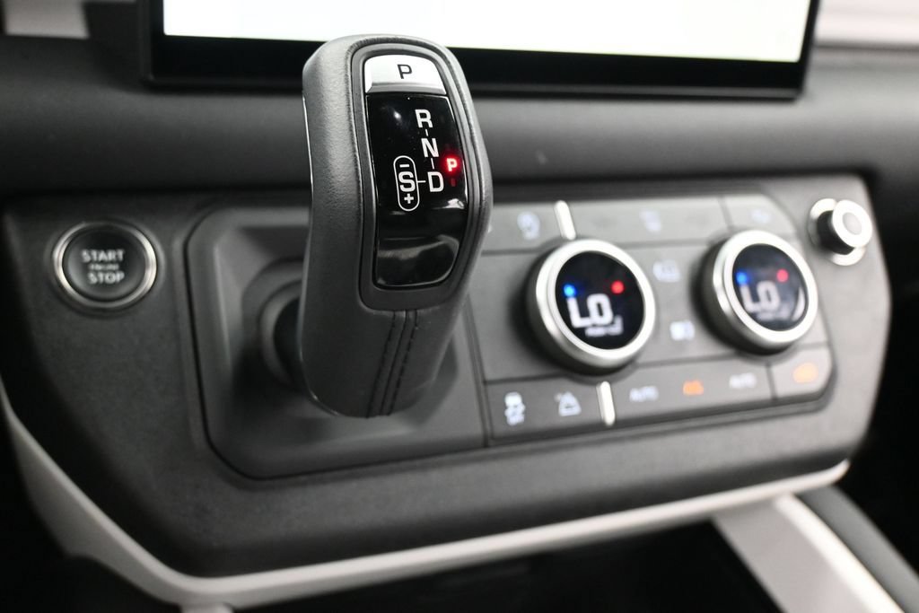 Used 2025 Land Rover Defender 110 S AWD/4WD image 29