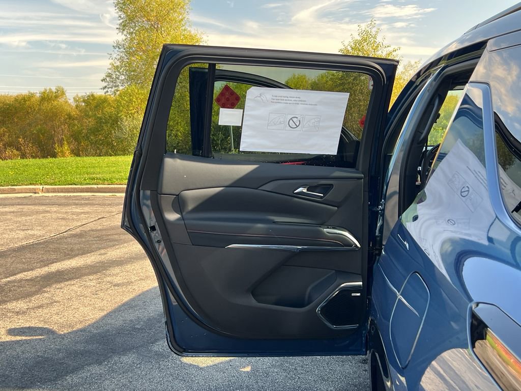 New 2026 Chevrolet Traverse RS w/ LPO, Floor Liner Package image 35