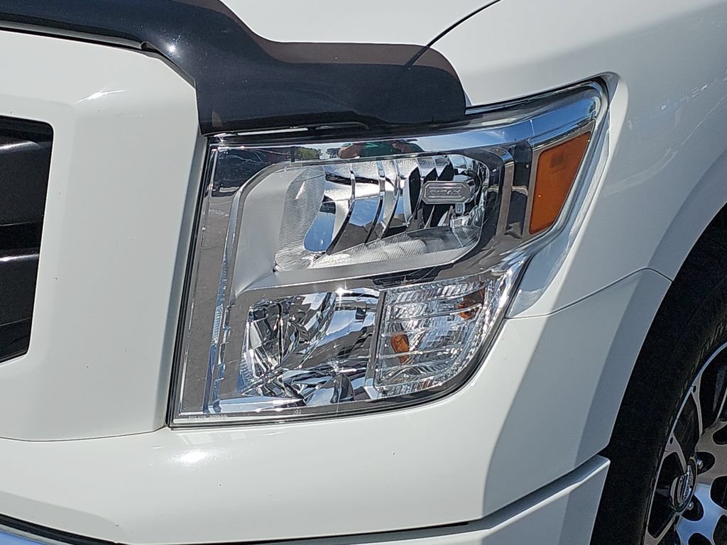 Used 2022 Nissan Titan SV RWD image 30