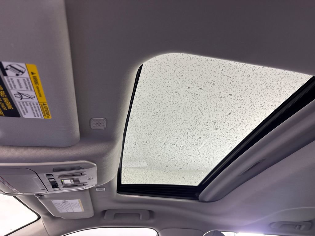 Used 2023 Toyota Highlander XLE image 26