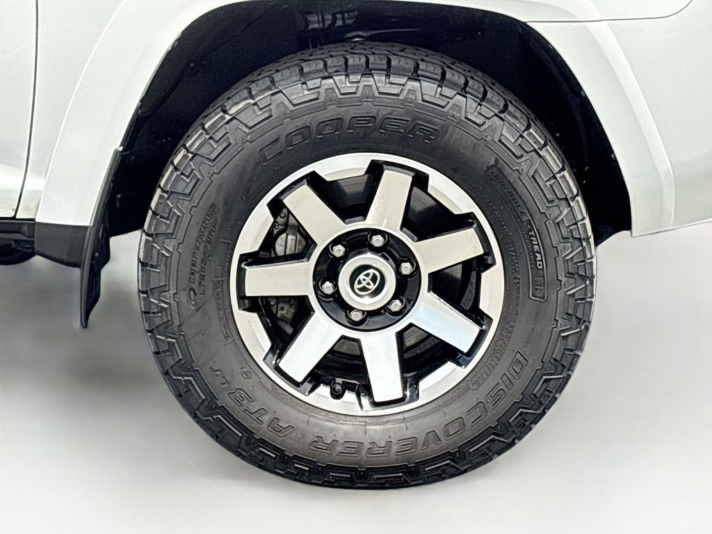Certified 2023 Toyota 4Runner TRD Off-Road Premium w/ Moonroof Package AWD/4WD image 32