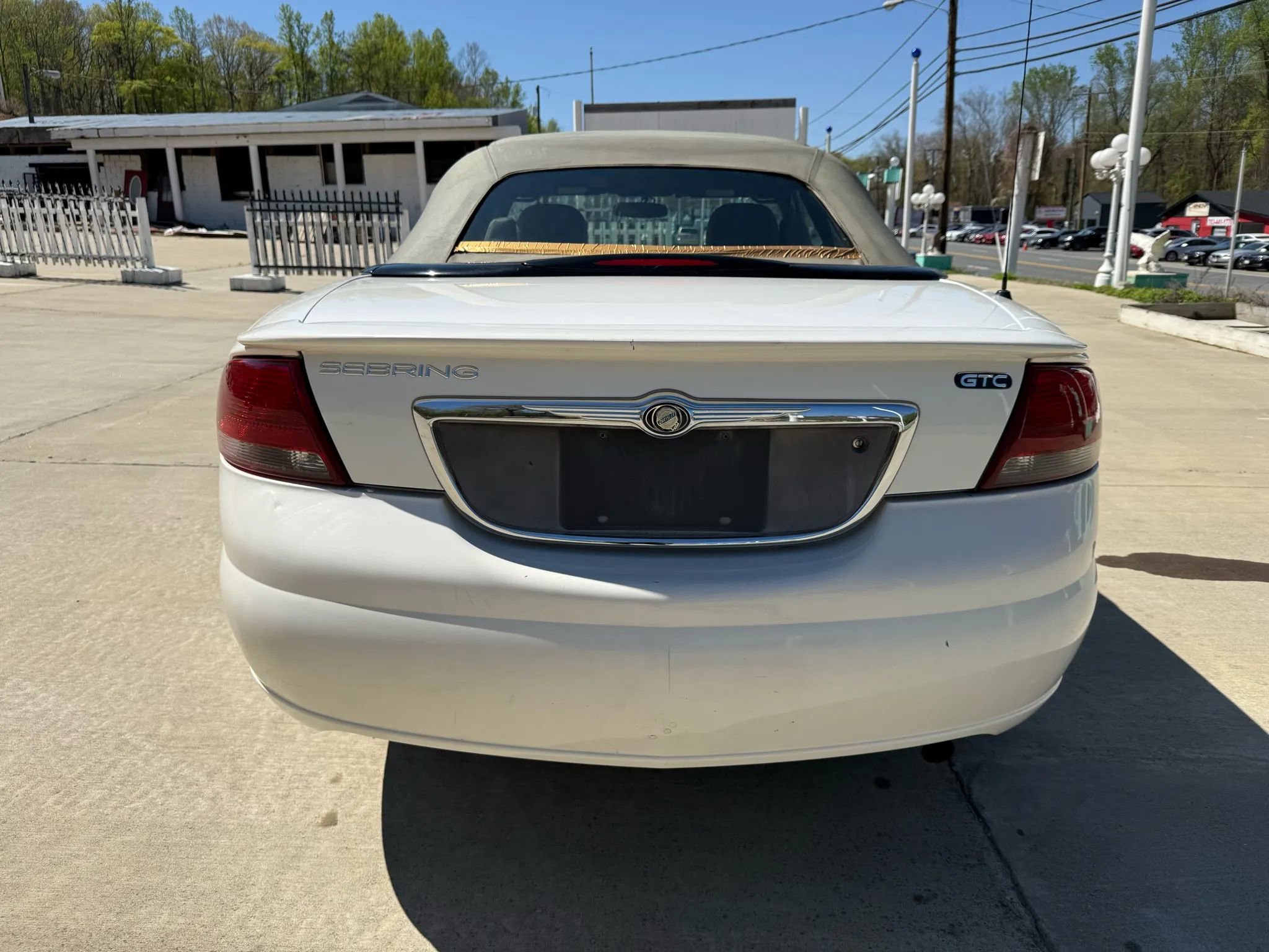 Used 2004 Chrysler Sebring GTC image 8