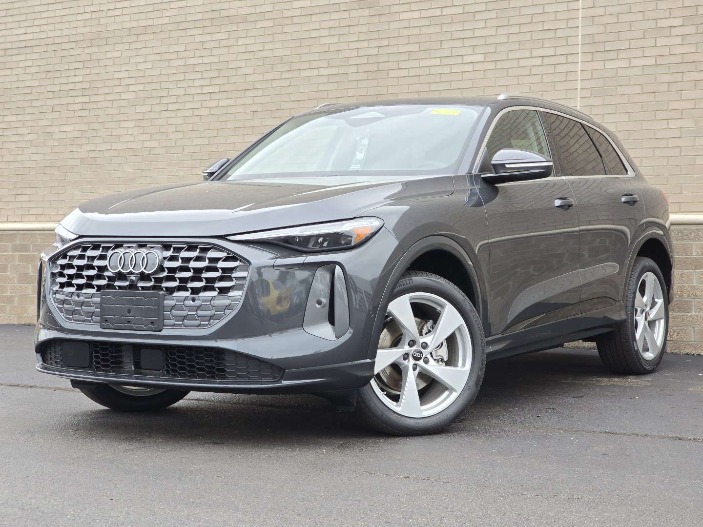 Certified 2025 Audi Q5 Premium Plus w/ Premium Plus image 2