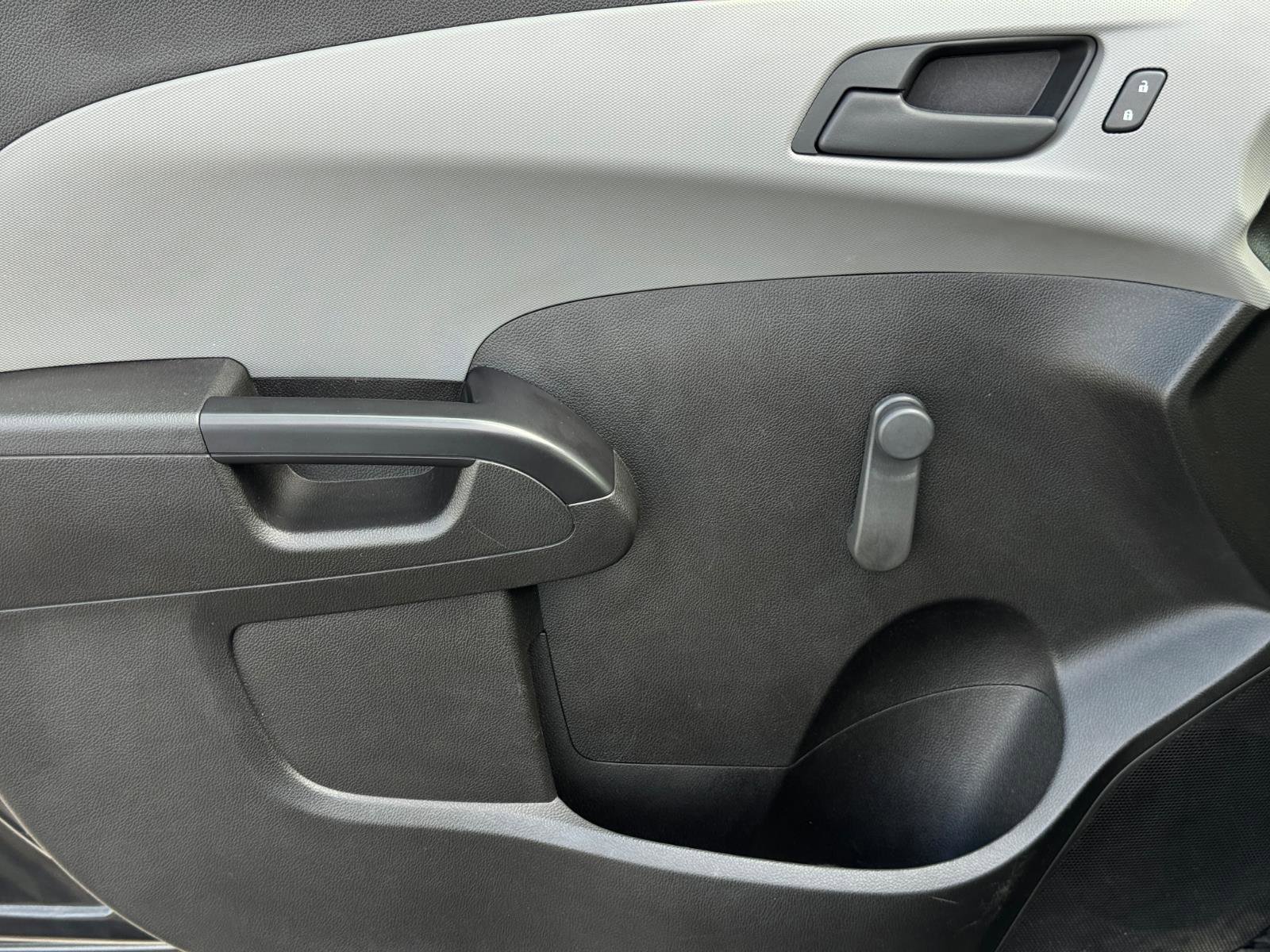 Used 2018 Chevrolet Sonic LS FWD image 15