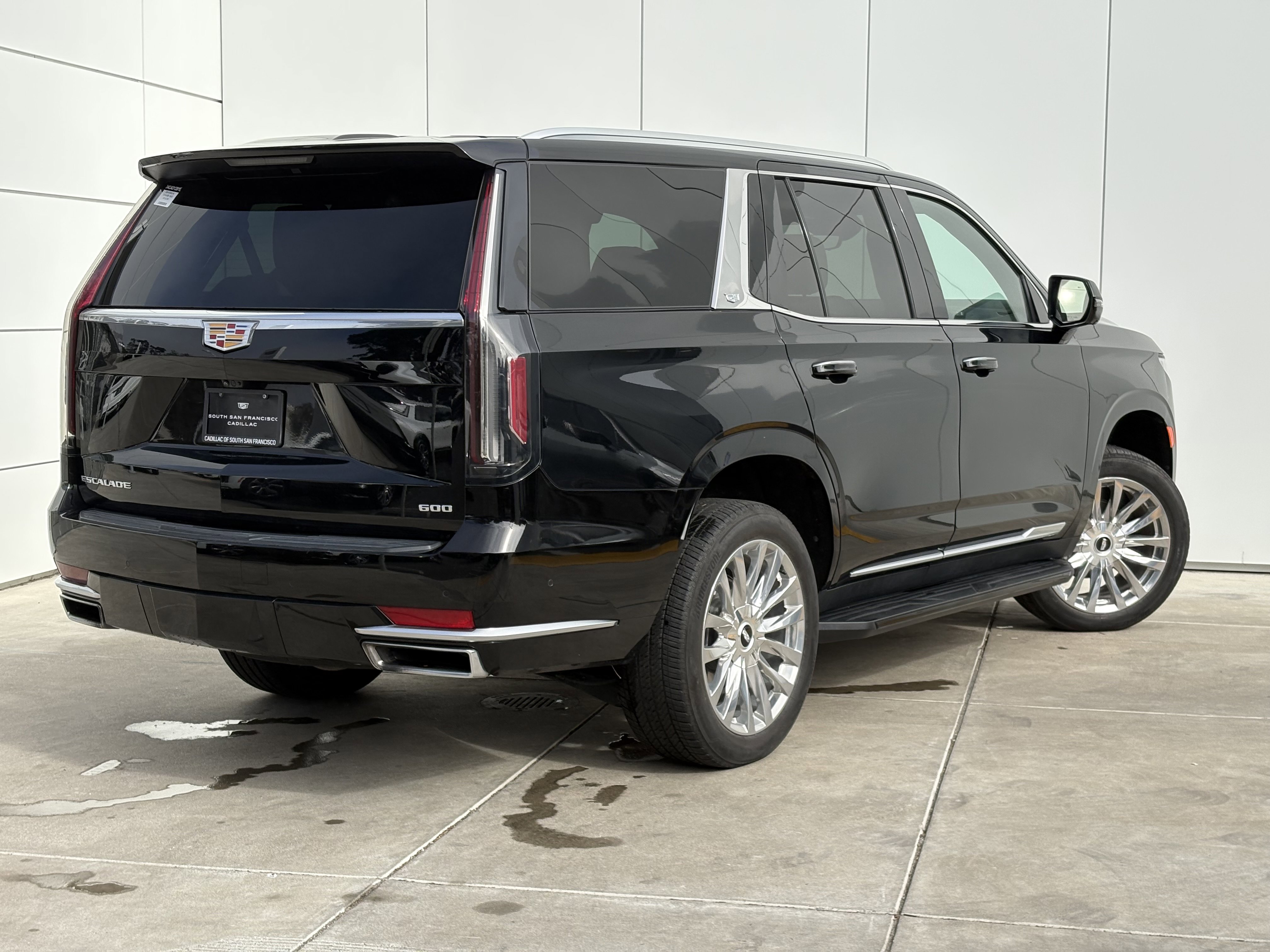 Certified 2024 Cadillac Escalade Premium Luxury image 7
