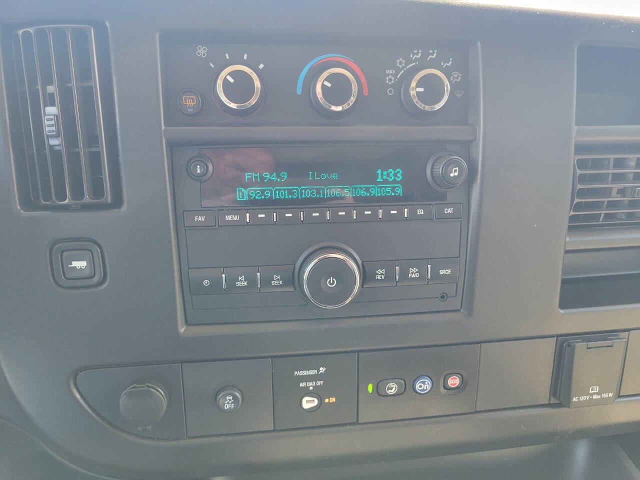 Used 2019 Chevrolet Express 3500 LS RWD image 20