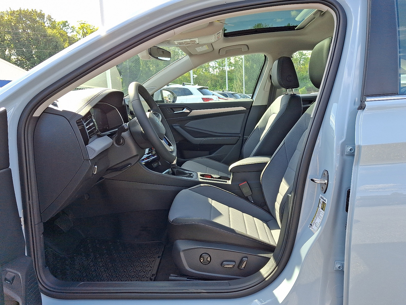 New 2026 Volkswagen Jetta SE image 7