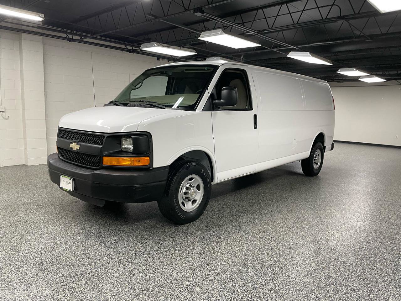 Used 2014 Chevrolet Express 2500 Extended image 5