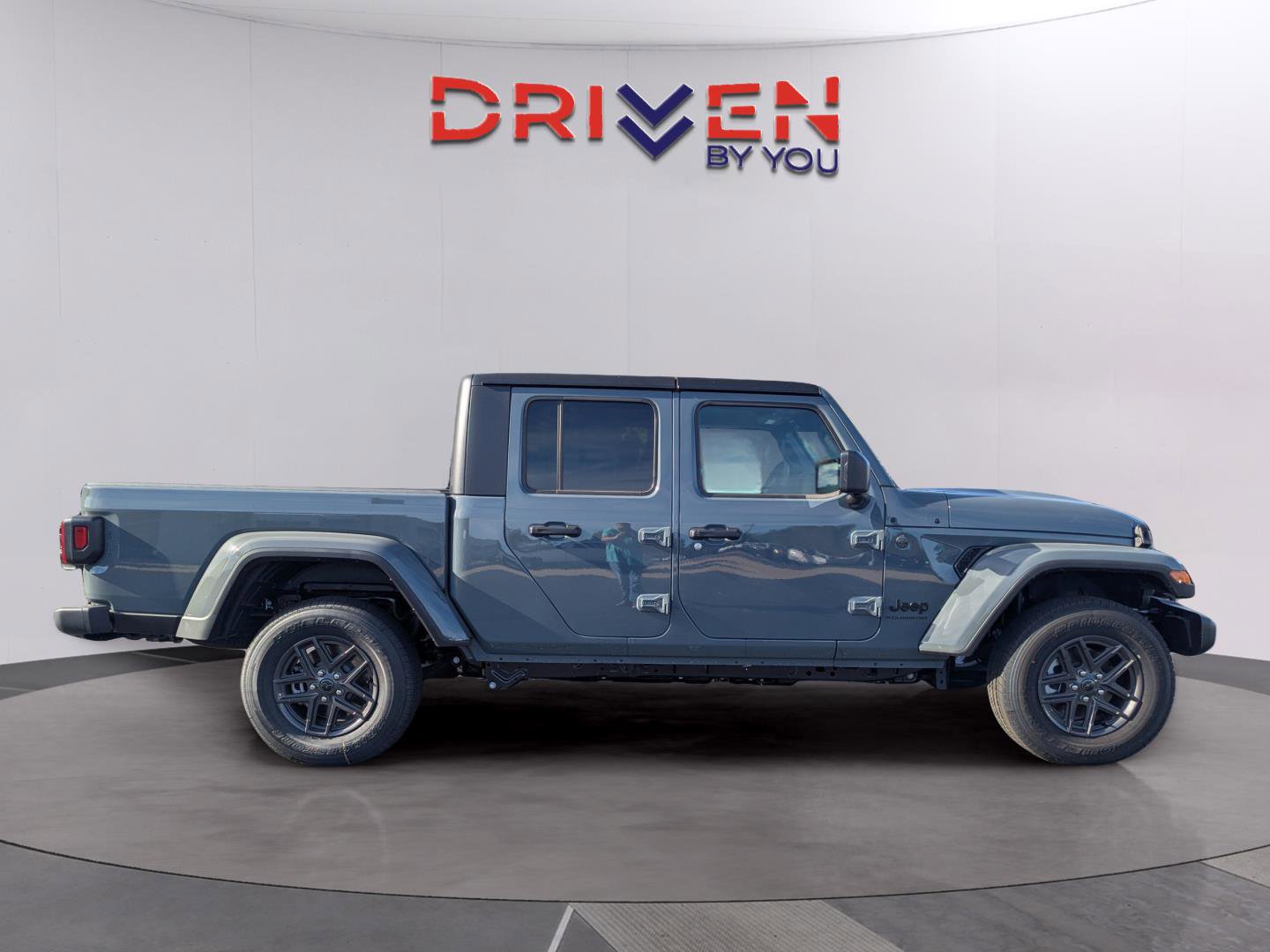 New 2025 Jeep Gladiator Sport image 11