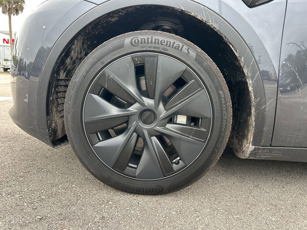 Used 2025 Tesla Model Y Long Range image 48