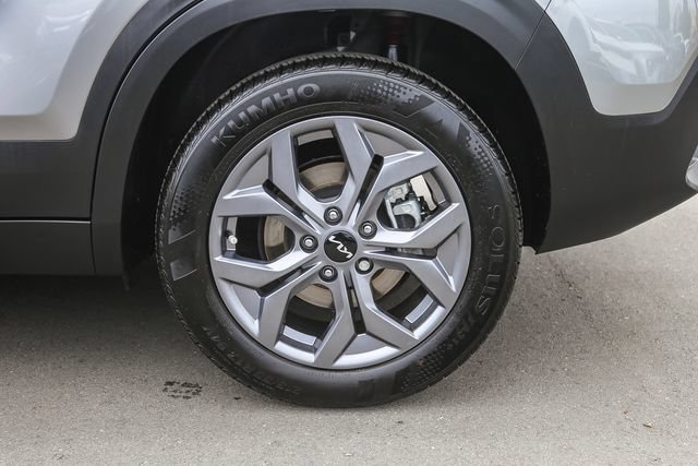 Used 2024 Kia Seltos S AWD/4WD image 11