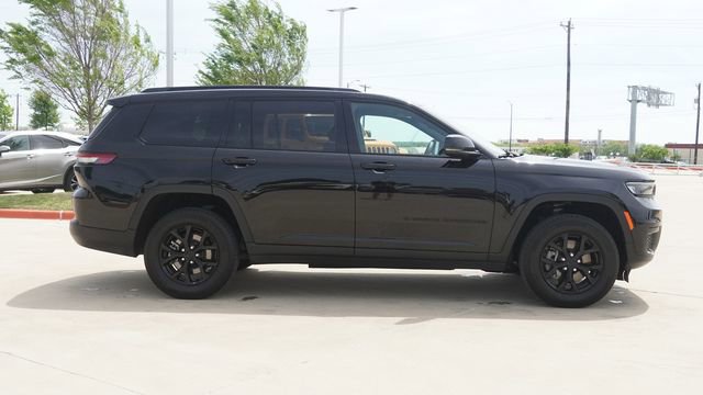 Used 2024 Jeep Grand Cherokee L Laredo AWD/4WD image 10