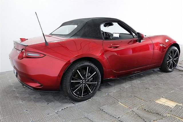 New 2025 MAZDA MX-5 Miata Grand Touring w/ Appearance Package image 4