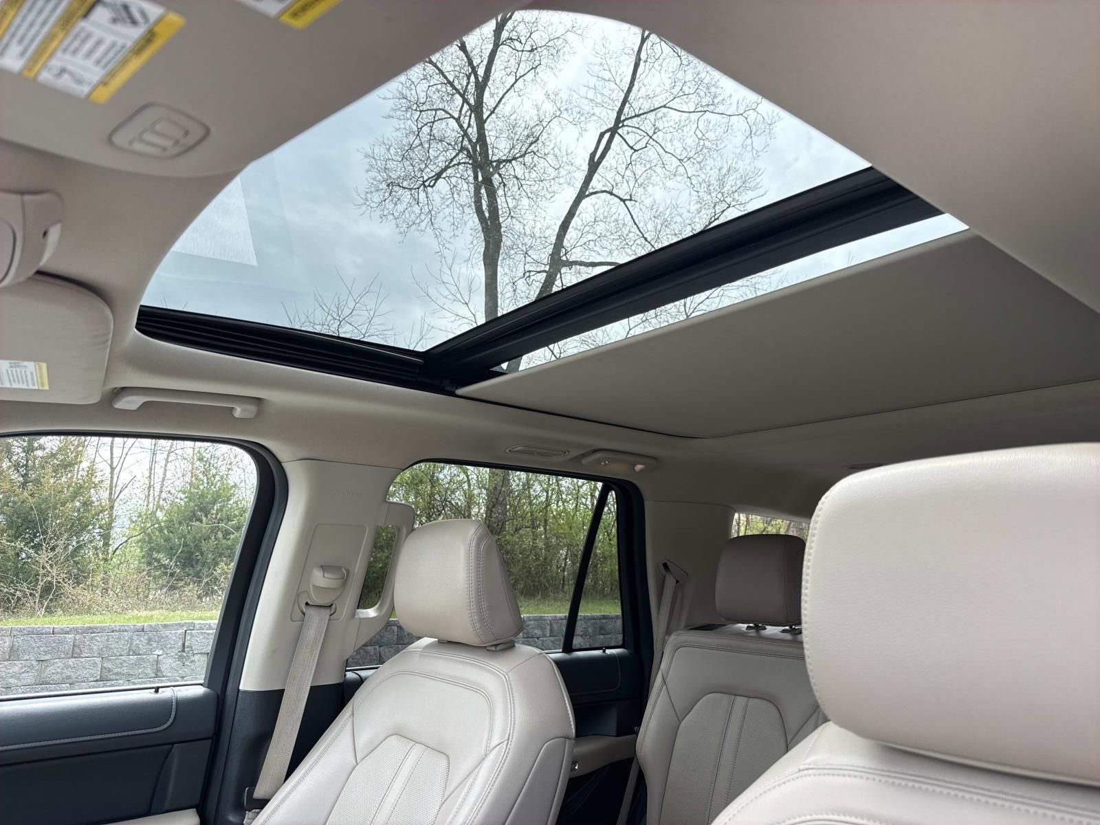 Used 2024 Ford Expedition Limited image 9