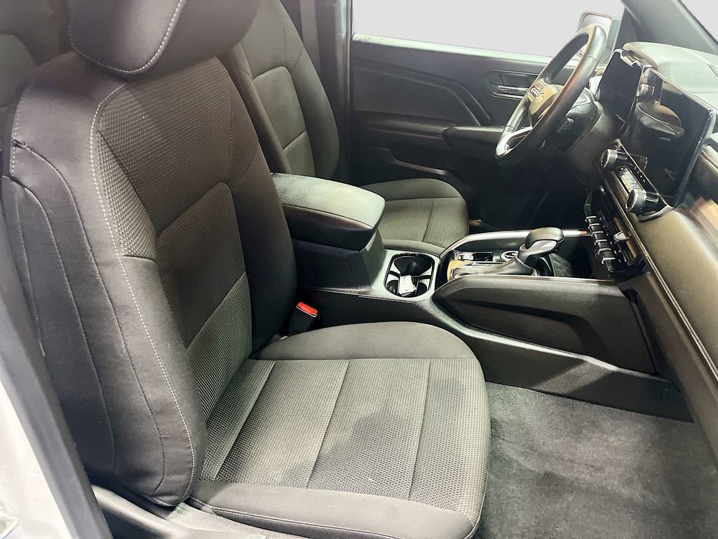 Used 2024 Chevrolet Colorado LT w/ LT Convenience Package image 26