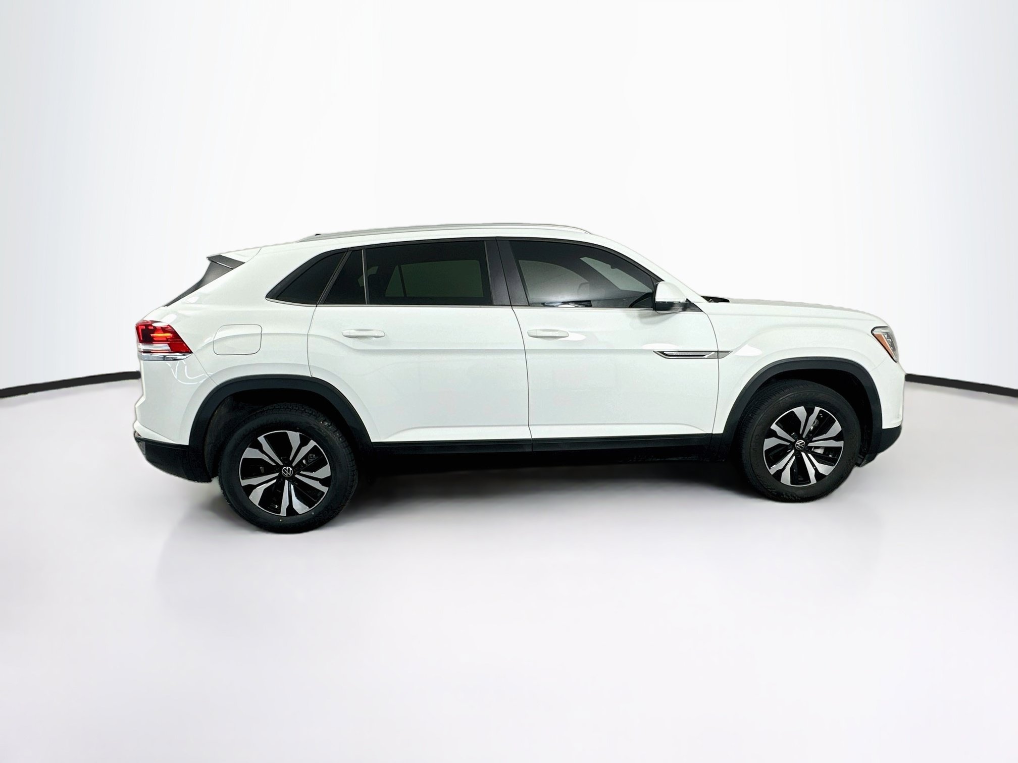 Used 2024 Volkswagen Atlas Cross Sport SE FWD image 10