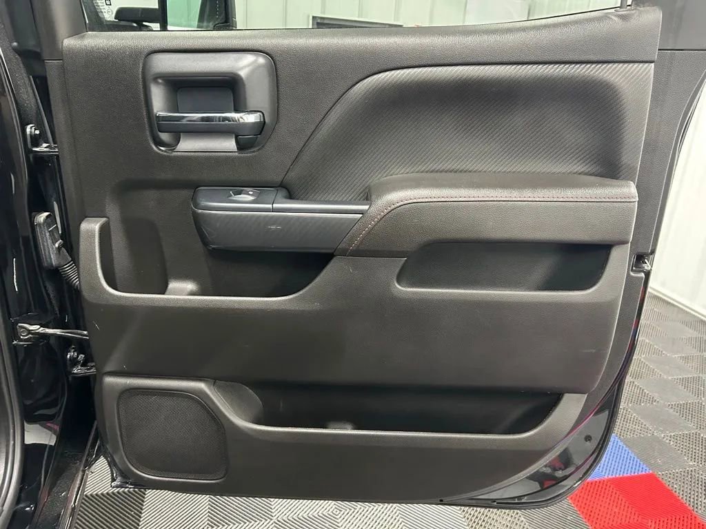 Used 2017 GMC Sierra 2500 SLT w/ Duramax Plus Package image 18