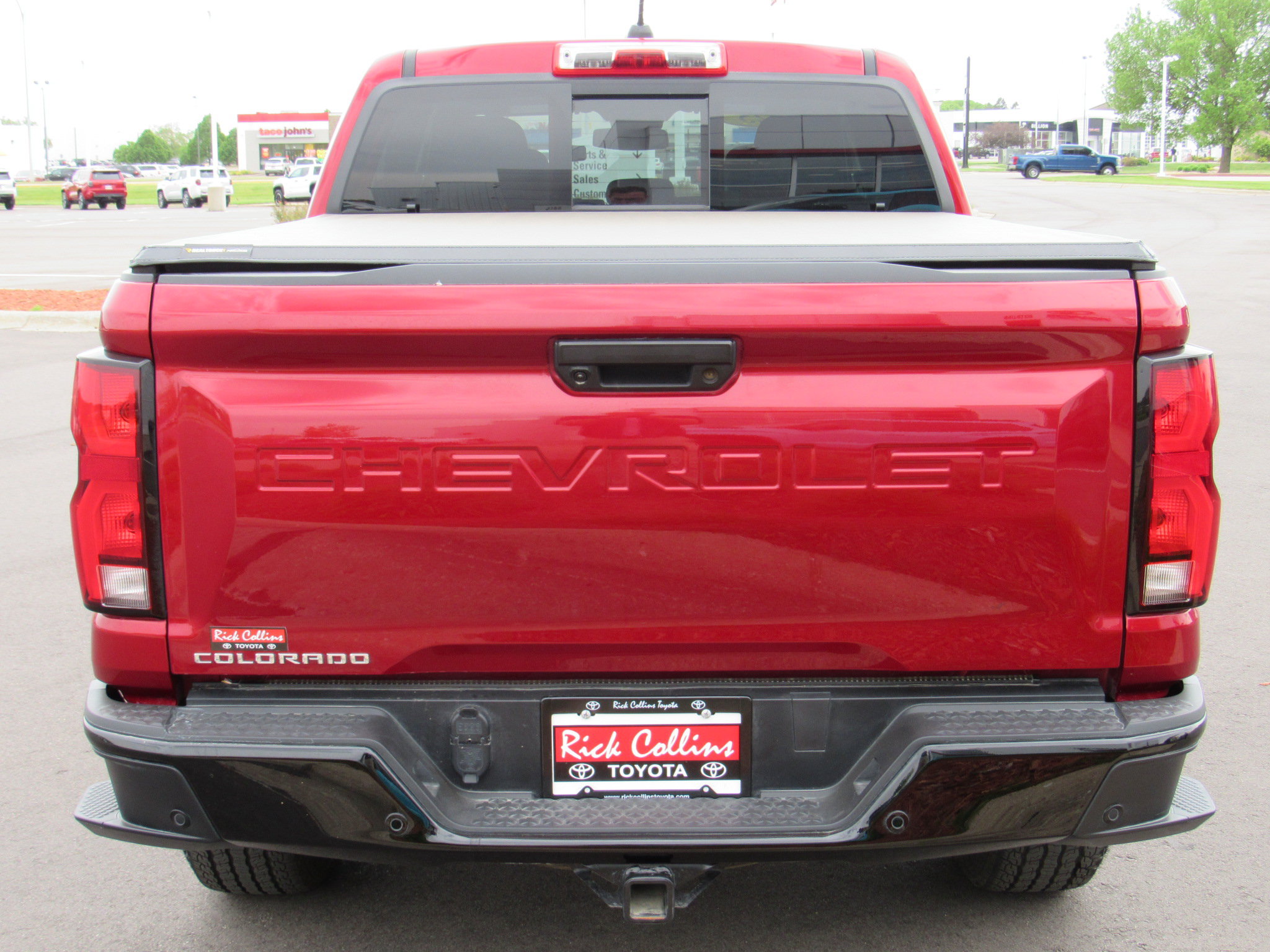 Used 2025 Chevrolet Colorado Z71 w/ Technology Package AWD/4WD image 7