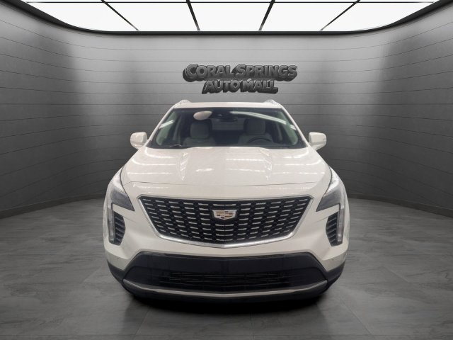 Used 2023 Cadillac XT4 Premium Luxury FWD image 2
