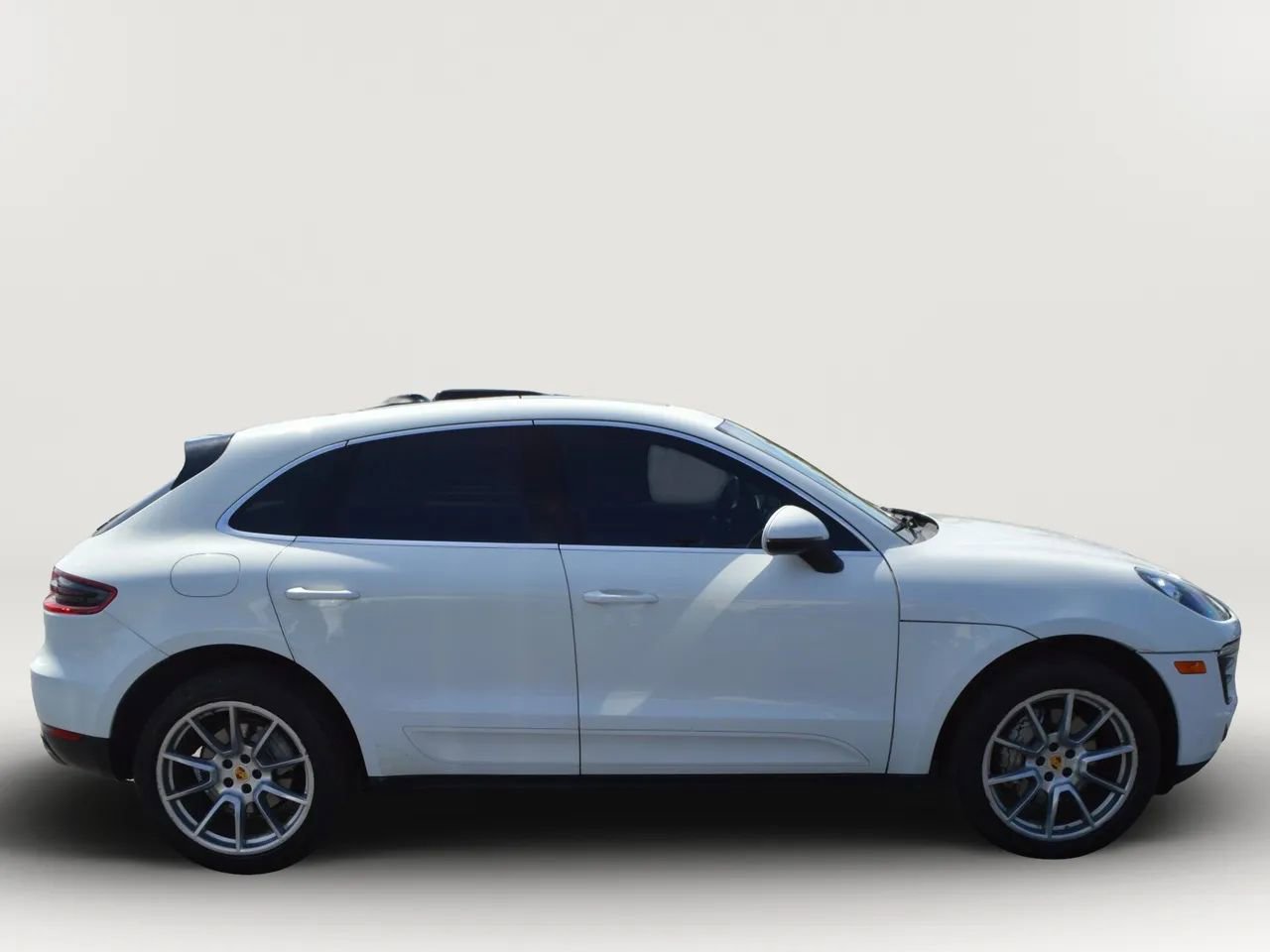 Used 2017 Porsche Macan S image 11