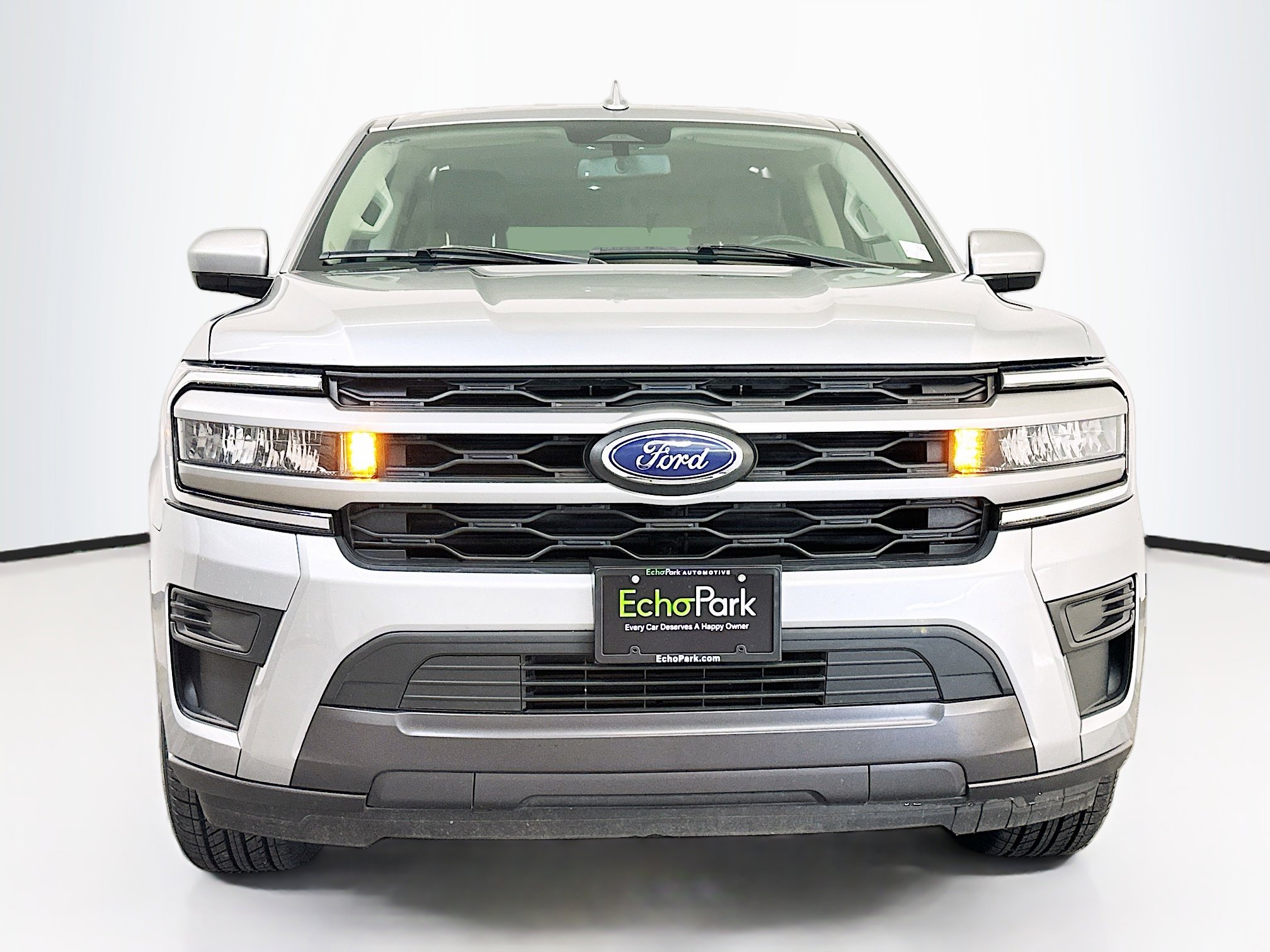 Used 2024 Ford Expedition XLT image 2