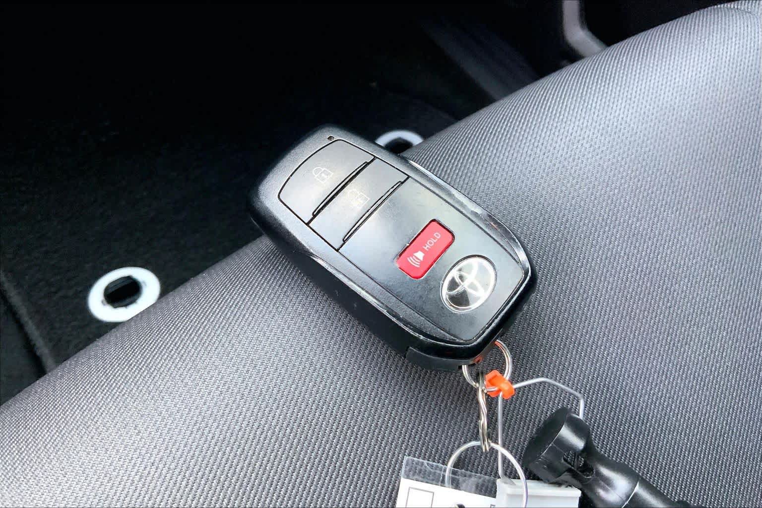 Used 2025 Toyota Tacoma SR AWD/4WD image 13
