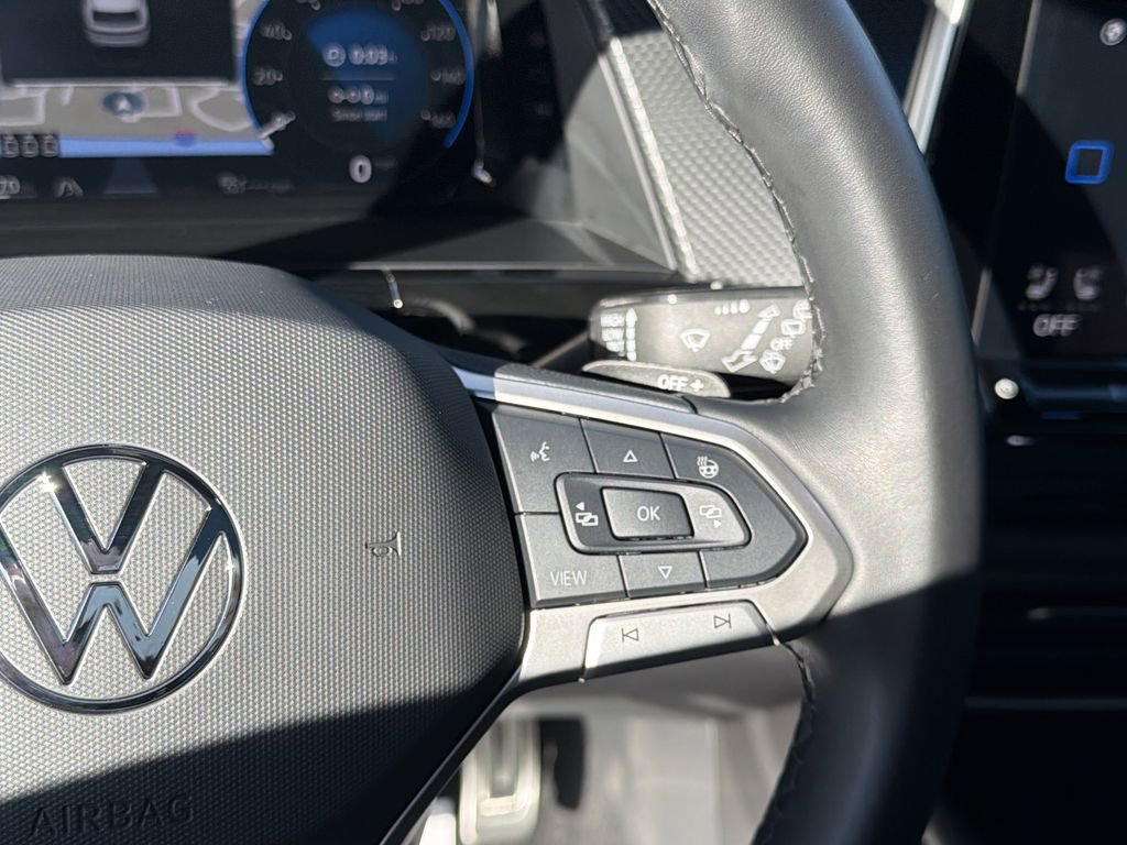 Used 2025 Volkswagen Atlas Cross Sport SEL Premium R-Line image 28