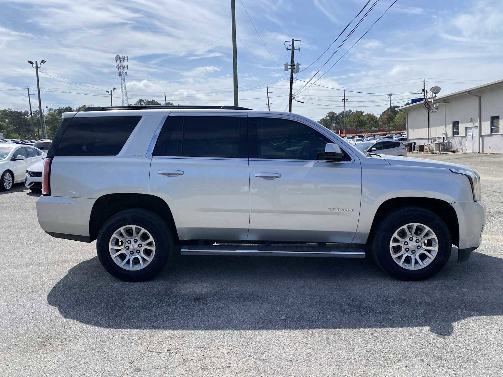 Used 2019 GMC Yukon SLT image 4