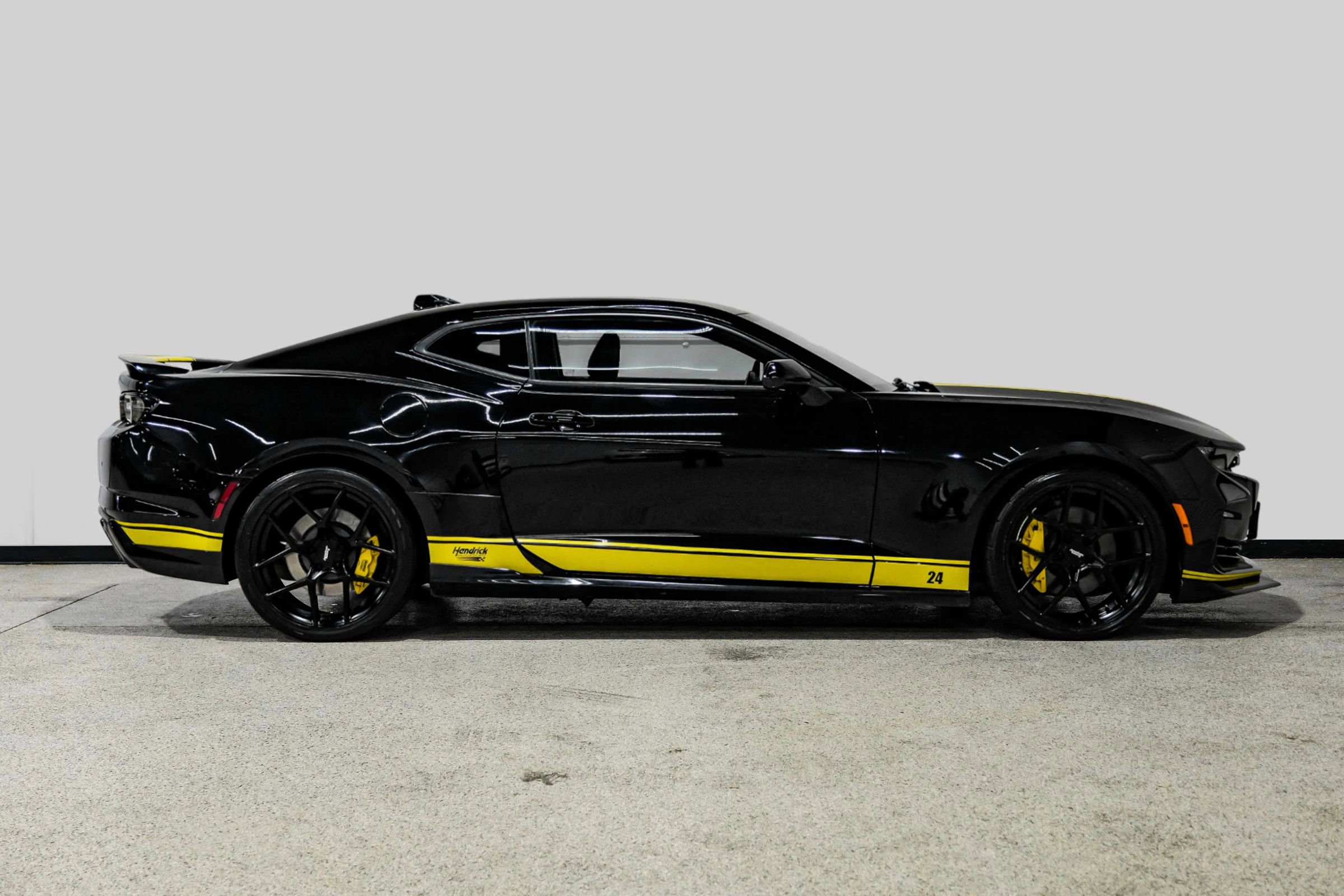 Used 2020 Chevrolet Camaro SS RWD image 5