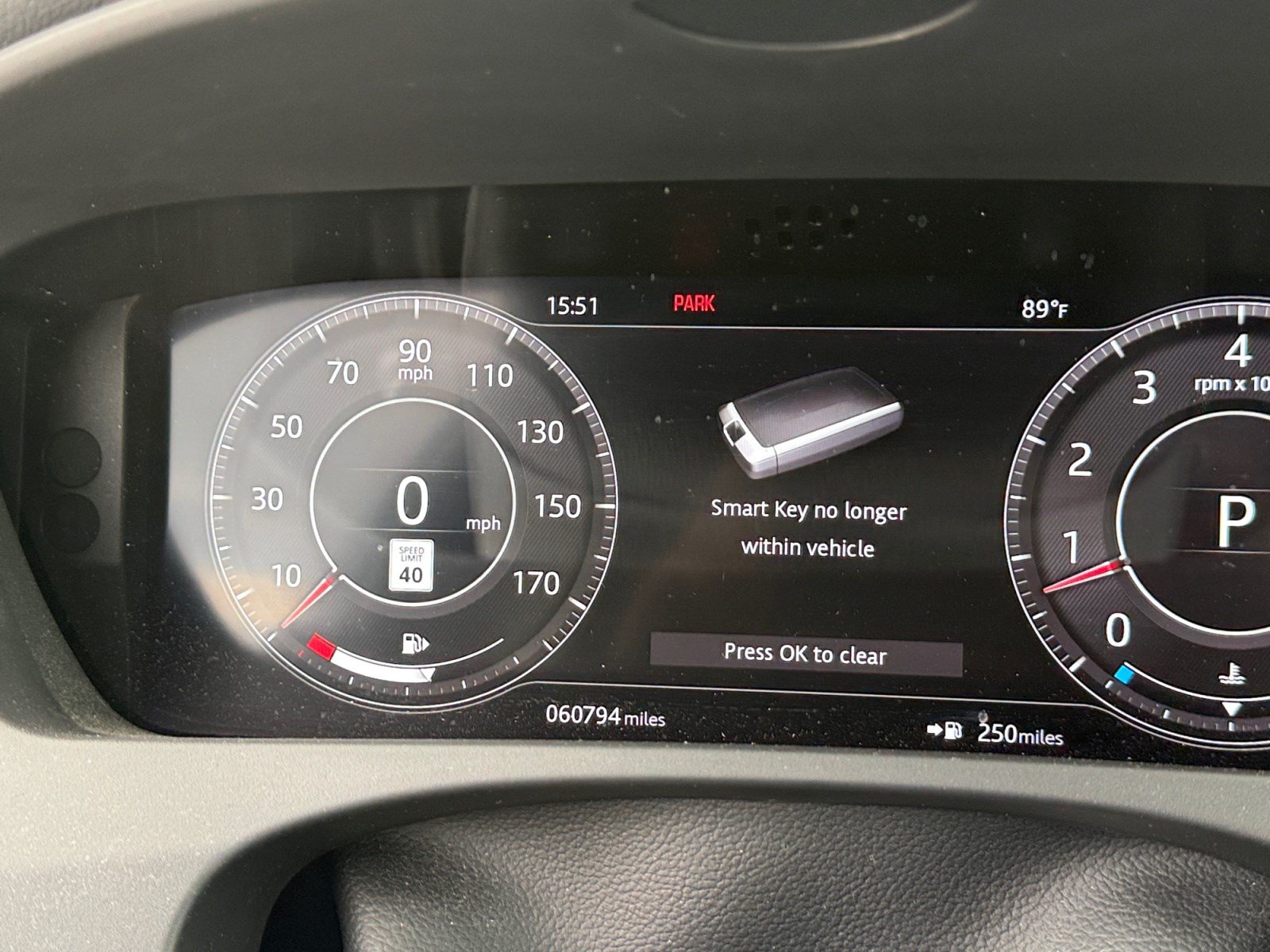 Used 2019 Jaguar F-PACE R-Sport AWD/4WD image 11