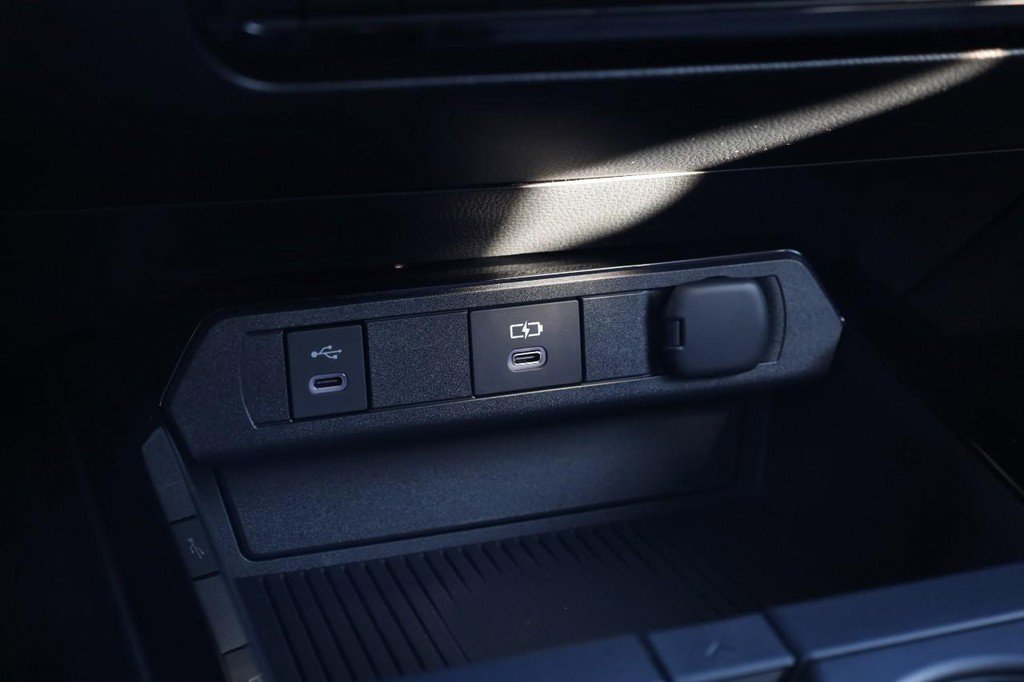 New 2026 Toyota Prius LE image 14