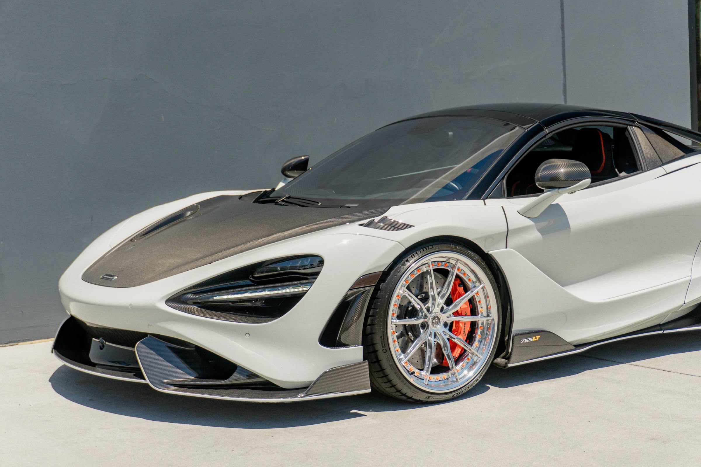 Used 2022 McLaren 765LT RWD image 23
