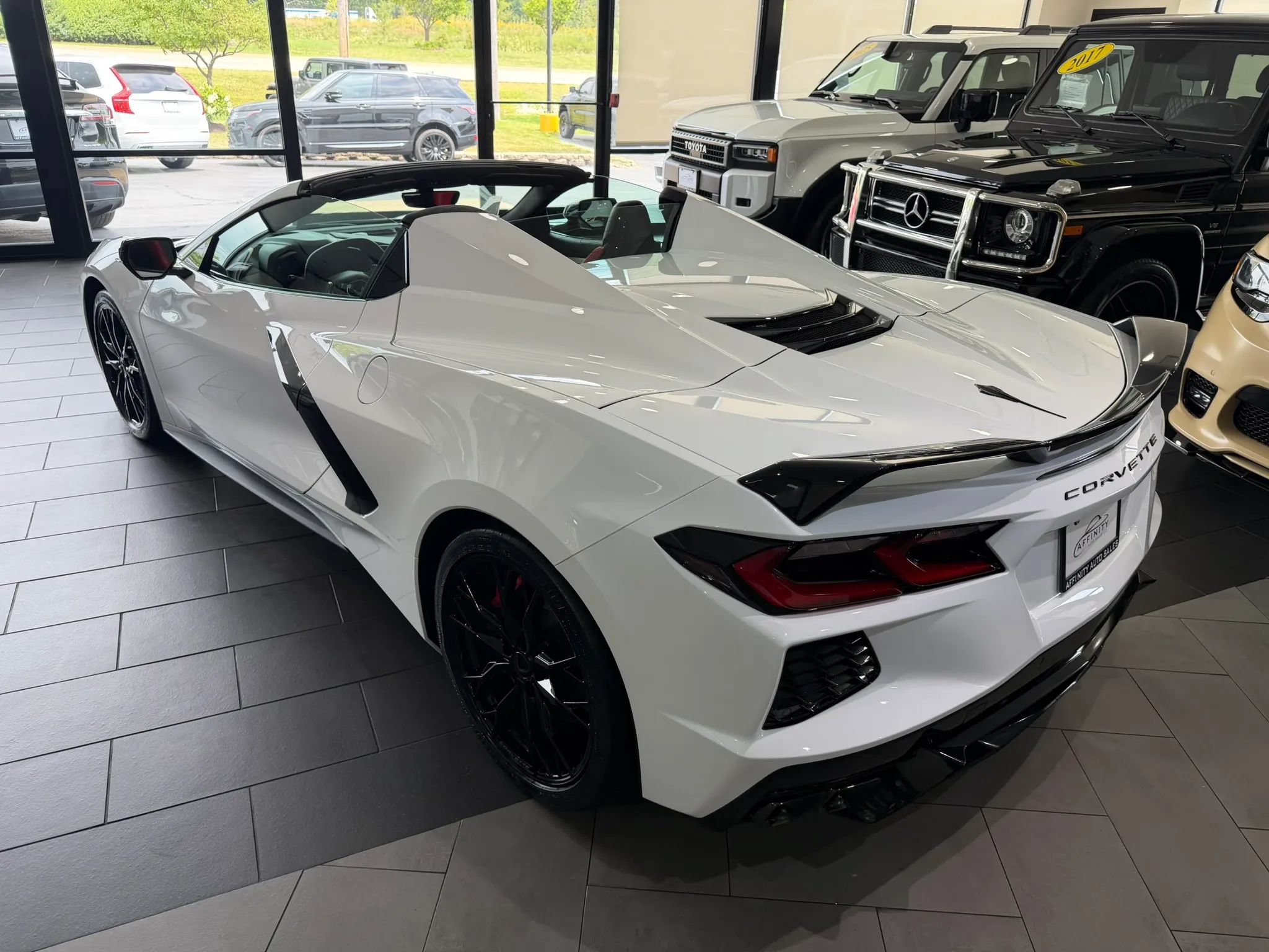 Used 2023 Chevrolet Corvette Stingray Premium Conv w/ Z51 Performance Package RWD image 12