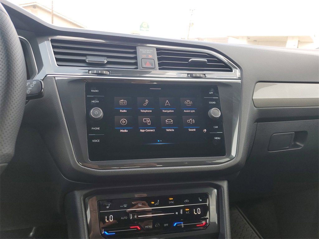 Used 2023 Volkswagen Tiguan SE R-Line image 13