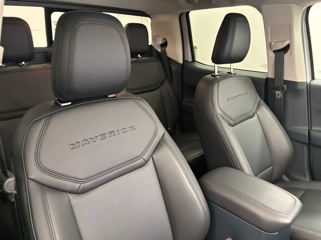 New 2025 Ford Maverick Lariat w/ Black Appearance Package image 29