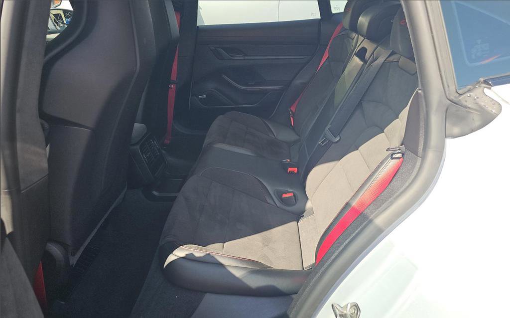 Used 2024 Porsche Taycan GTS image 18