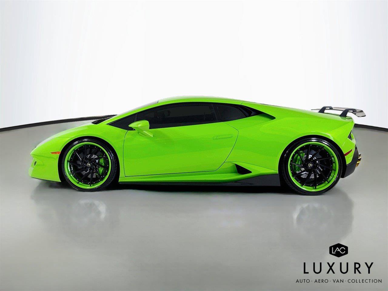Used 2017 Lamborghini Huracan LP 580-2 RWD image 8