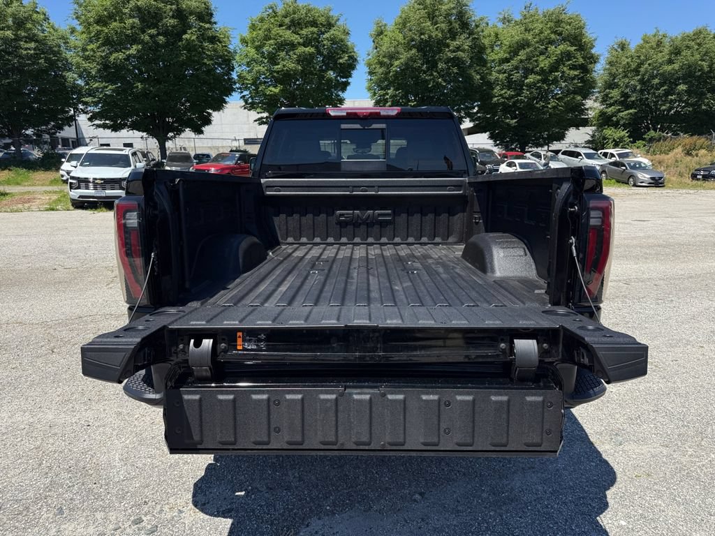 Used 2025 GMC Sierra 2500 AT4 w/ AT4 Premium Plus Package AWD/4WD image 30