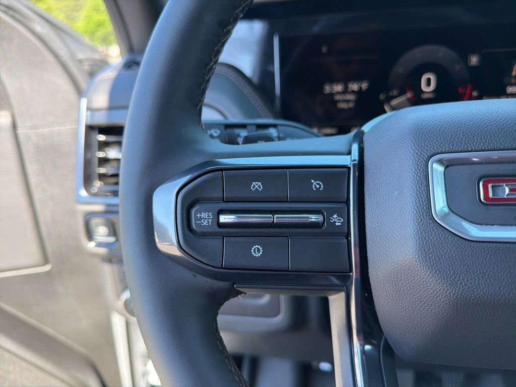 Used 2025 GMC Yukon AT4 w/ AT4 Premium Package AWD/4WD image 16