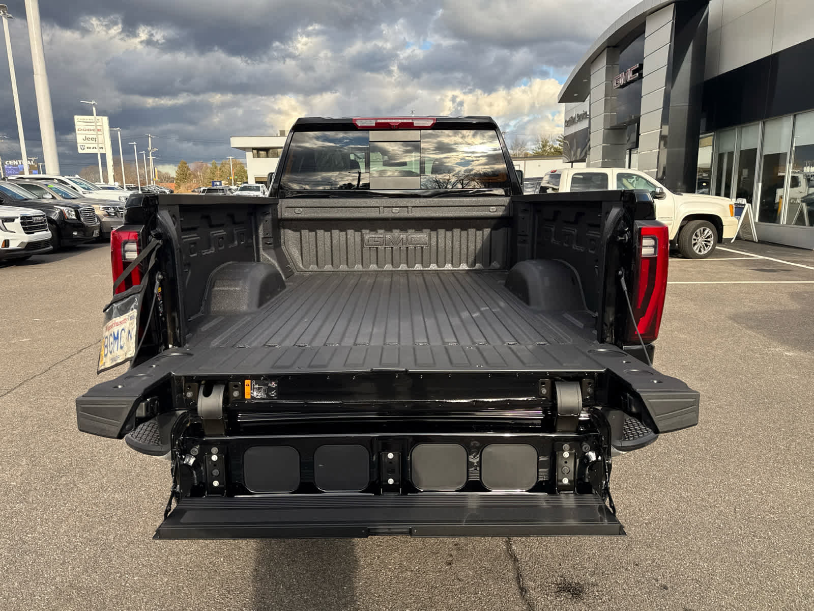 New 2026 GMC Sierra 2500 SLT w/ SLT Premium Package image 11