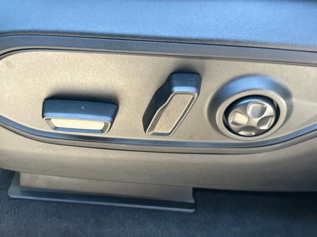 New 2025 Jeep Grand Cherokee Laredo image 10