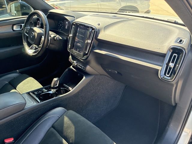 Used 2020 Volvo XC40 T5 R-Design w/ Protection Package Premier AWD/4WD image 13