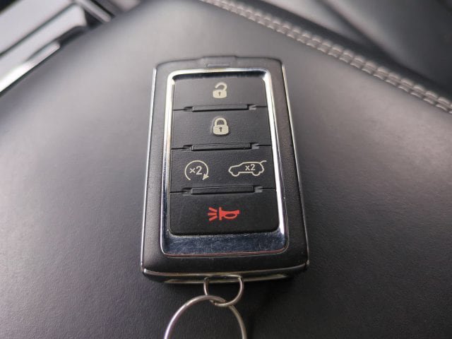 Used 2021 Jeep Grand Cherokee L Overland w/ Luxury Tech Group IV AWD/4WD image 30