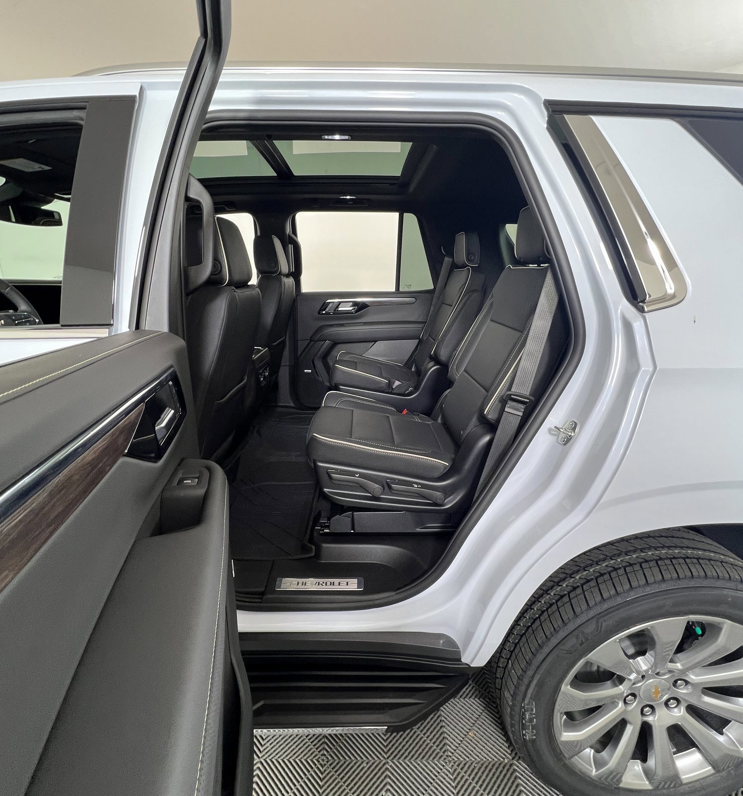 New 2026 Chevrolet Tahoe Premier w/ Sun And Tow Package image 9