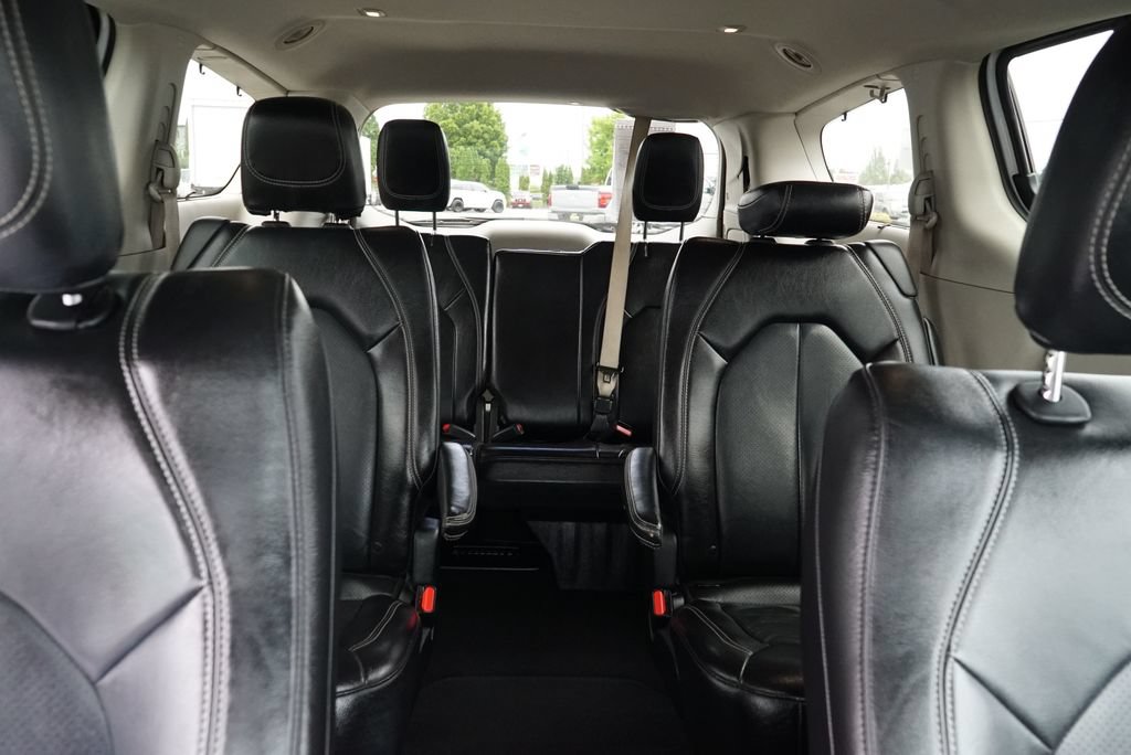 Used 2022 Chrysler Pacifica Touring-L FWD image 23