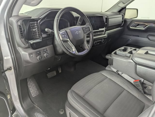 Used 2024 Chevrolet Silverado 1500 RST w/ Redline Edition AWD/4WD image 9