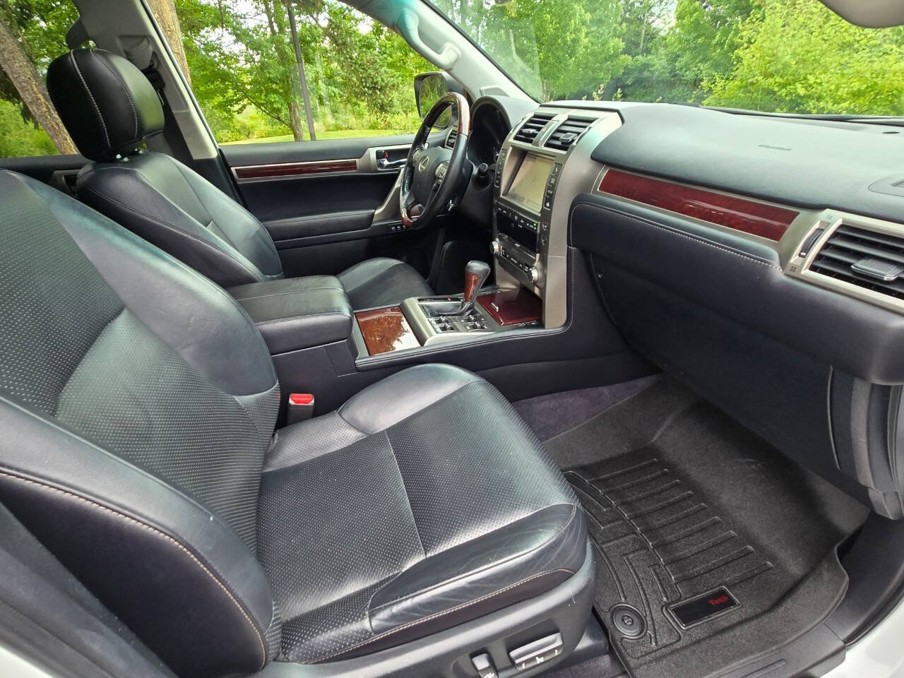 Used 2017 Lexus GX 460 Luxury w/ Preferred Accessory Package AWD/4WD image 14
