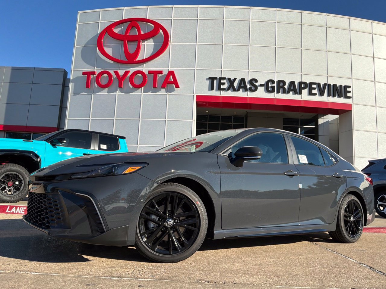 New 2026 Toyota Camry SE w/ Convenience Package FWD image 2